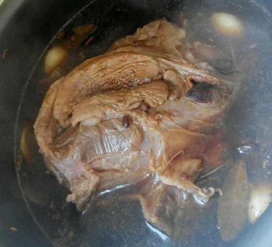 一個賣了8年滷肉的小伙，告訴你怎麼鹵才好吃！
