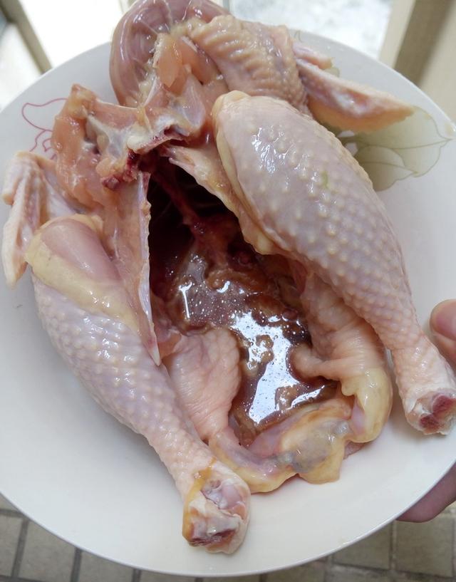 教你隔水蒸出「水晶雞」超簡單！滑嫩多汁太美味～一整隻雞都不夠吃！