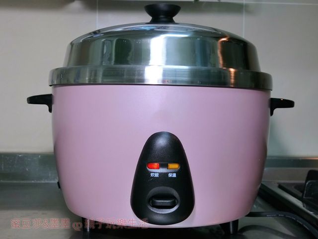 【電鍋食譜】零失敗懶人料理！麻油雞飯簡單上桌