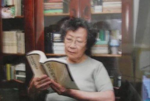 她賣掉了自己的房子，卻讓1000餘只流浪動物擁有了家