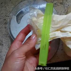 輕芝士蛋糕的做法，輕芝士蛋糕怎麼做好吃，輕芝士蛋糕的家常做法
