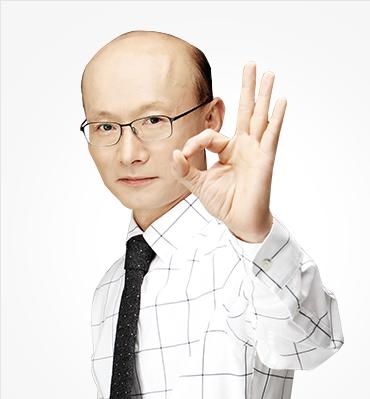 學生們好奇地幫「禿頭老師加上了頭髮」，結果出現的「斯文型男」震驚全網路！ 