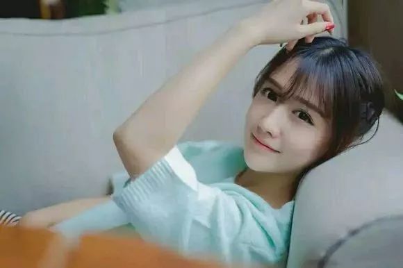 你被哪個女生的目光吸引，測在異性面前表現欲指數有多高  