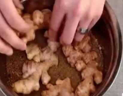學會這一招，蔥蒜薑放半年都不會壞 ！簡單實用保存法學起來​ 
