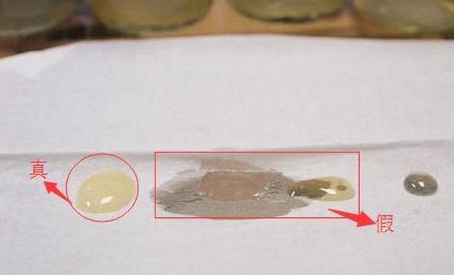80 歲 老 蜂 農 教 你 一 杯 「 清 水 」 快 速 辨 別 真 假 蜂 蜜 ！非常實用，不信試一試~