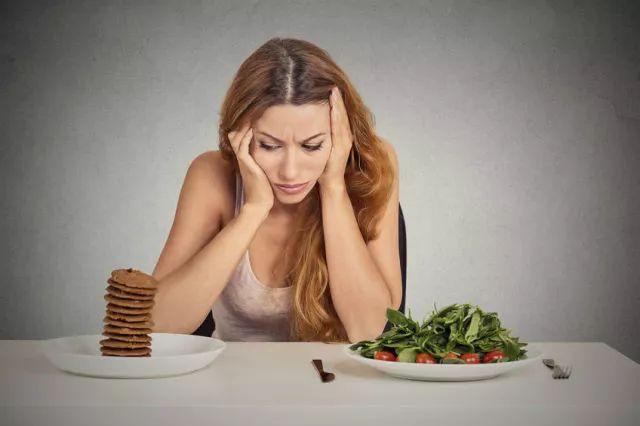 「健康科普」不吃晚飯能減肥？想得美！正確做法……