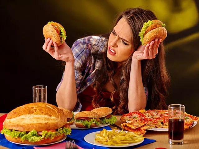 「健康科普」不吃晚飯能減肥？想得美！正確做法……