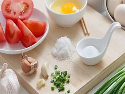血壓高的人注意，5種食物不要多吃，會讓血壓「直線飆升」