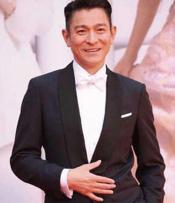 原來"星巴克"是他們家開的！她家族是馬來西亞檳城首富集團，營業每年超過200億！