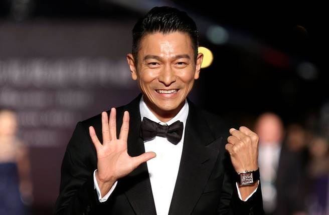 原來"星巴克"是他們家開的！她家族是馬來西亞檳城首富集團，營業每年超過200億！