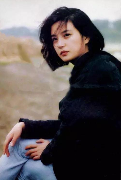 20歲趙薇和20歲林心如，讓你在兩人選一個做老婆，你會選誰？