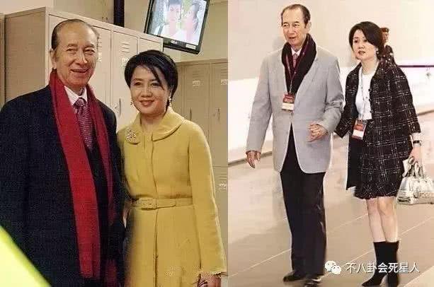 賭王三太與女兒逛街似保姆，但手上的鐲子卻亮了！