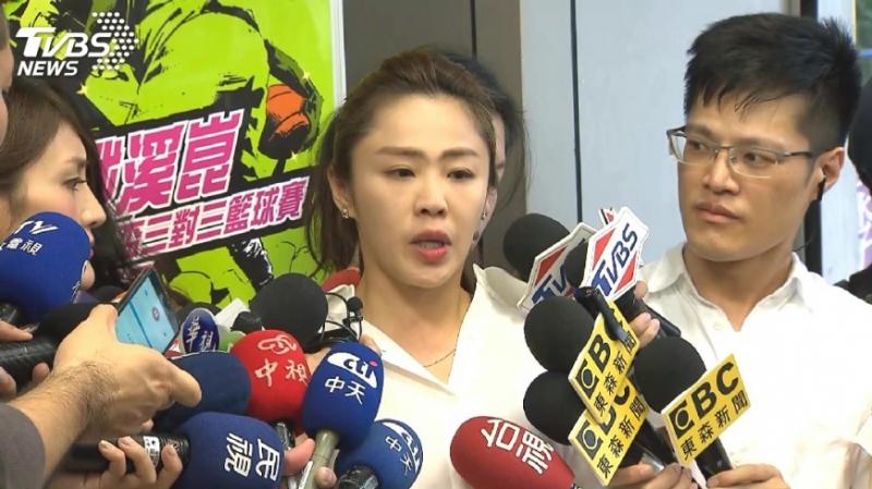 夜闖張碩文家按門鈴還毆警　李婉鈺認罪了！