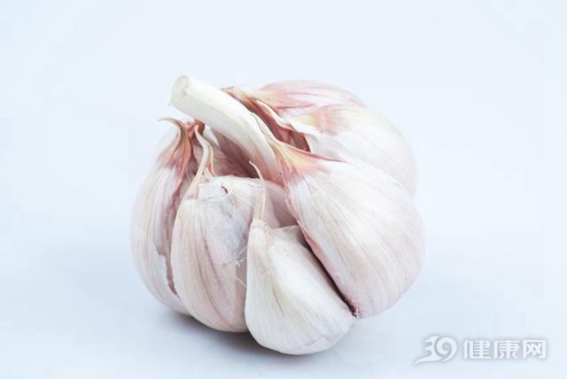 大蒜是「第1名抗癌菜」！但想要正確防癌抗癌，千萬別觸犯這「6大禁忌」！