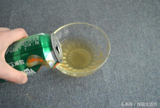 沒喝完的啤酒別急著倒掉... 撒「一把鹽」就能變身成為居家好幫手！ 