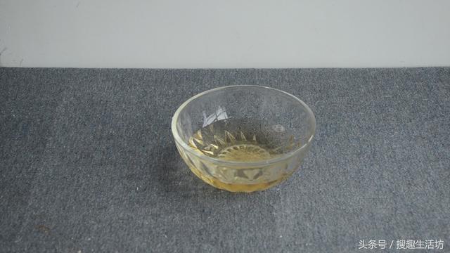 沒喝完的啤酒別急著倒掉... 撒「一把鹽」就能變身成為居家好幫手！ 