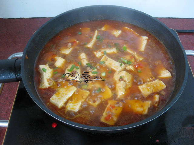 豆腐最好吃的做法，簡單煮一煮，比魚還香，營養又美味