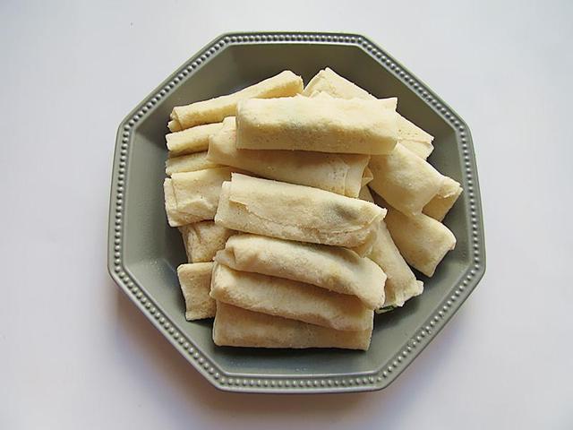 過年怎能少了春卷，有了它才能咬春，我一下可以吃十幾個 