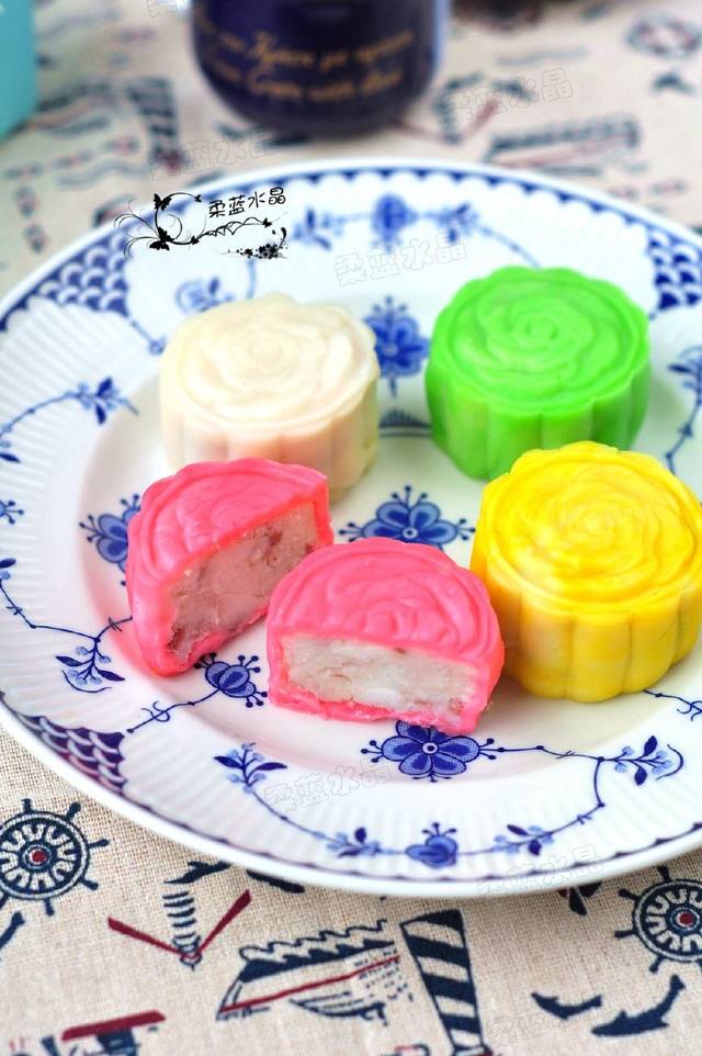 沒烤箱也照樣能做月餅，這口感香甜軟糯，孩子只嘗一口就停不了嘴