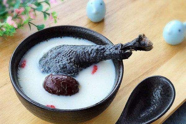 11種烏雞湯的做法，手腳冰涼就得喝一碗，滋補又好吃！