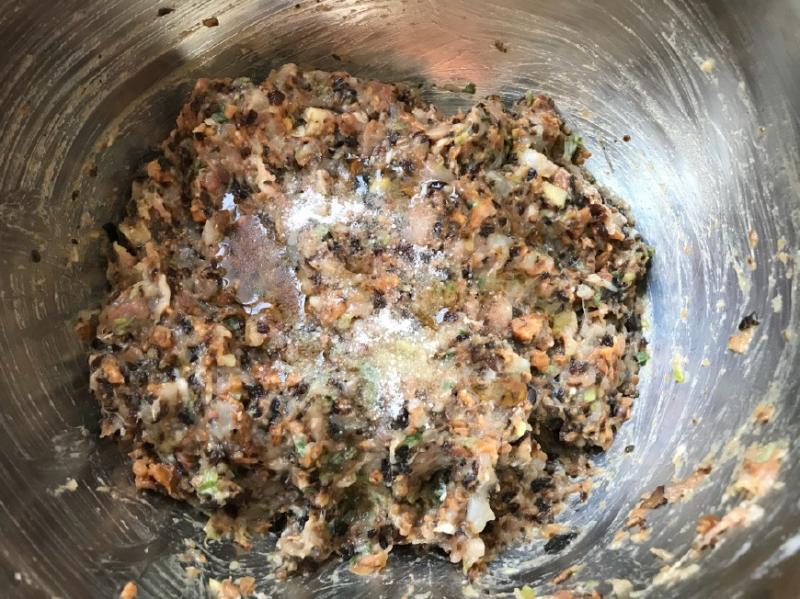誰說三鮮水餃用韭菜才鮮美？用它調餡，鮮香四溢，比韭菜好吃10倍