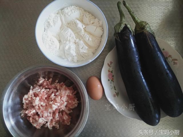 茄子這做法一年四季吃不夠，外酥里嫩一咬咔咔脆，一做就得兩大盤 