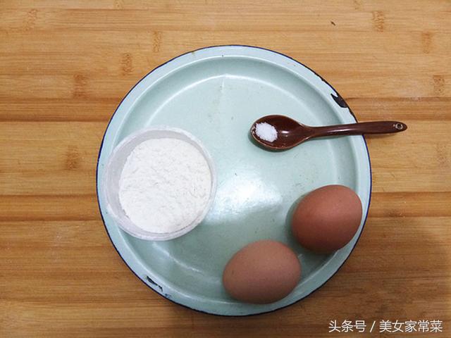 傳統的雞蛋餅過時了，這款網紅雞蛋餅做出來，讓別人對你刮目相看 