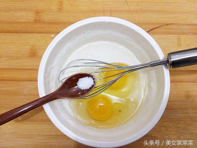 傳統的雞蛋餅過時了，這款網紅雞蛋餅做出來，讓別人對你刮目相看 
