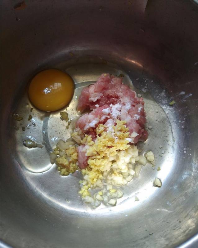 河粉不用炒就這樣吃，只要拌一拌，滑嫩入味一碗不夠吃！