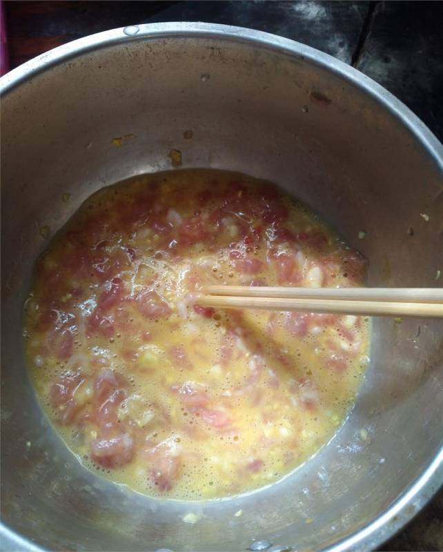 河粉不用炒就這樣吃，只要拌一拌，滑嫩入味一碗不夠吃！