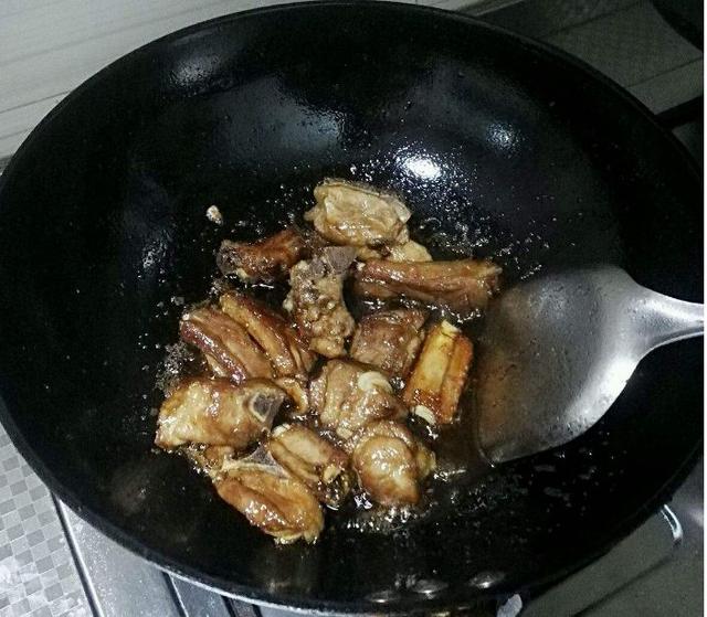  「糖醋排骨」是先放糖，還是先放醋？大廚：好多人不懂，難怪不香