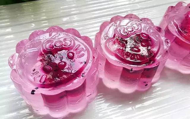 不用烤箱不用油，2款自製健康月餅，寶寶也能放心吃！