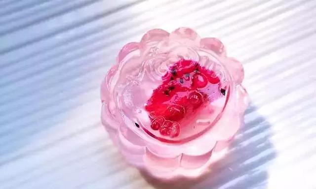 不用烤箱不用油，2款自製健康月餅，寶寶也能放心吃！