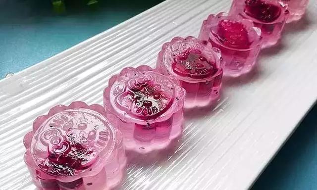 不用烤箱不用油，2款自製健康月餅，寶寶也能放心吃！