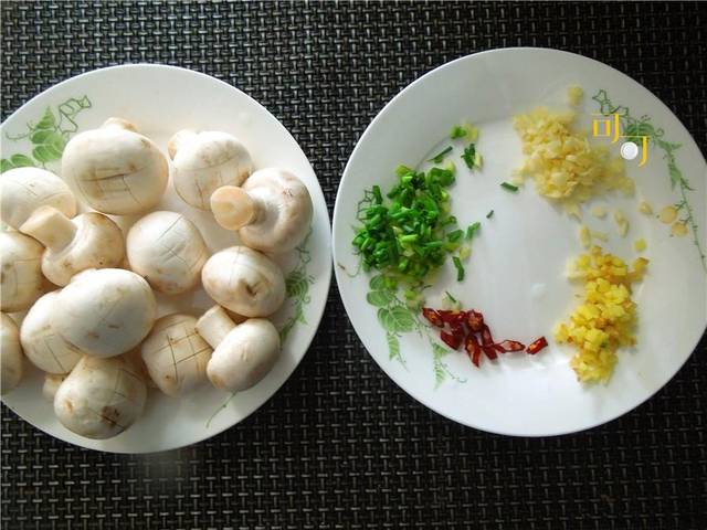這素菜秋天要多吃，我家用它代替紅燒肉，咬起來多汁，提高免疫力