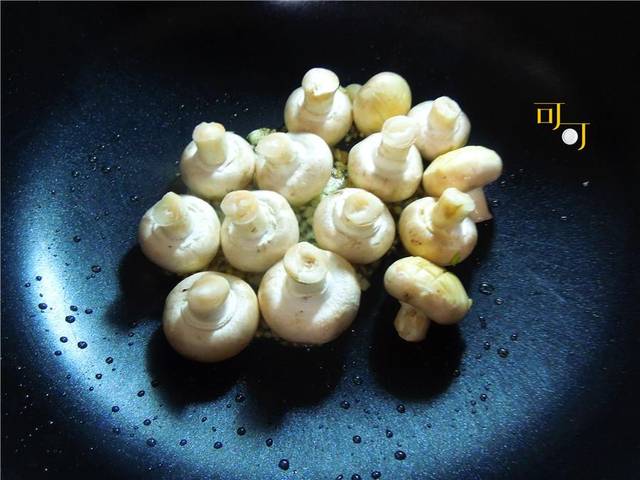 這素菜秋天要多吃，我家用它代替紅燒肉，咬起來多汁，提高免疫力