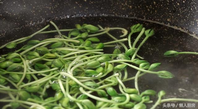 夏天到了，教你做一道開胃菜，涼拌三絲~ 