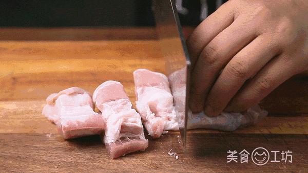 紅燒肉裡加個梨，香得一塌糊塗！