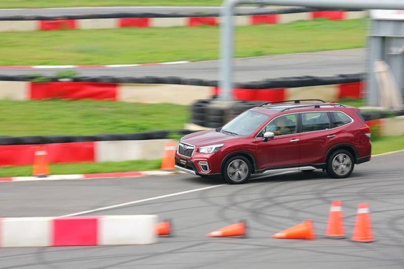 全新 Subaru Forester 特點有哪些？賽道、越野體驗告訴你！（內有影音）