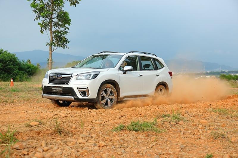 全新 Subaru Forester 特點有哪些？賽道、越野體驗告訴你！（內有影音）