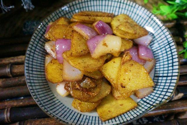 土豆和它是好搭檔，炒時加上它，滿屋飄香