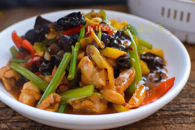 這麼做雞腿，入味、爽滑，孩子一定會搶著吃！