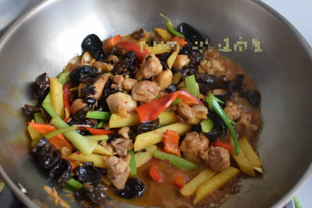 這麼做雞腿，入味、爽滑，孩子一定會搶著吃！