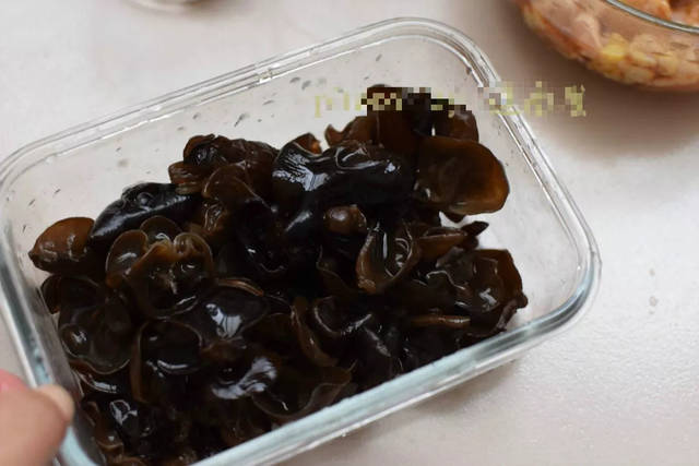 這麼做雞腿，入味、爽滑，孩子一定會搶著吃！