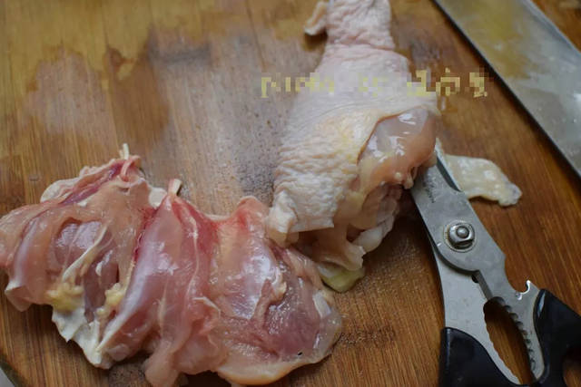 這麼做雞腿，入味、爽滑，孩子一定會搶著吃！