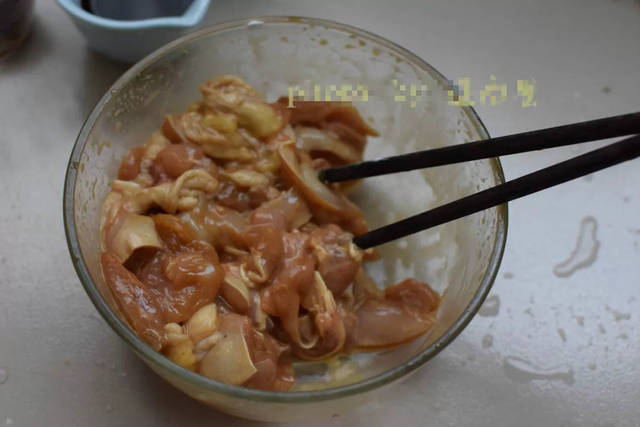 這麼做雞腿，入味、爽滑，孩子一定會搶著吃！