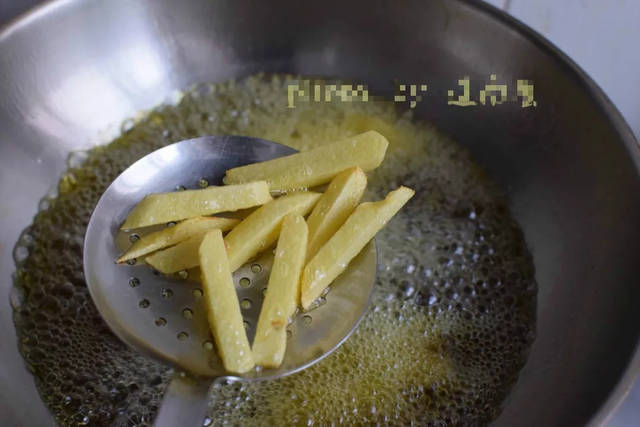 這麼做雞腿，入味、爽滑，孩子一定會搶著吃！