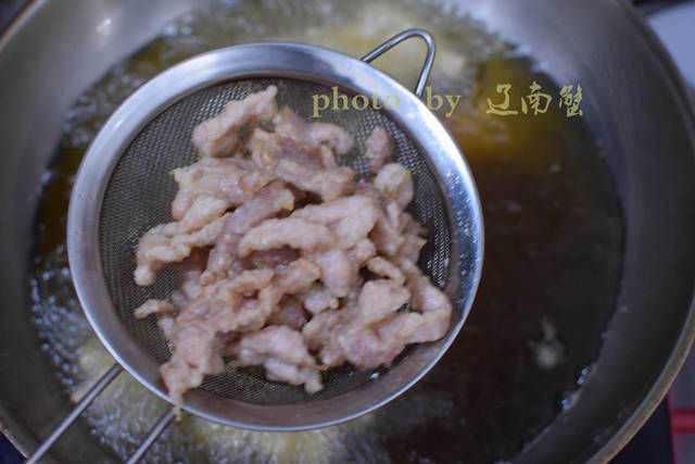糖醋裡脊，啥時候做都很搶手，教一個簡單的糖醋汁比例