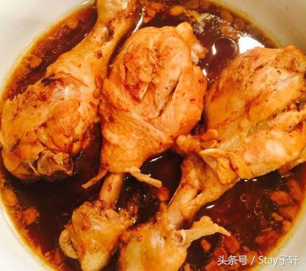 很下飯的幾道家常菜，上桌幾分鐘後，家人問還有米飯嗎