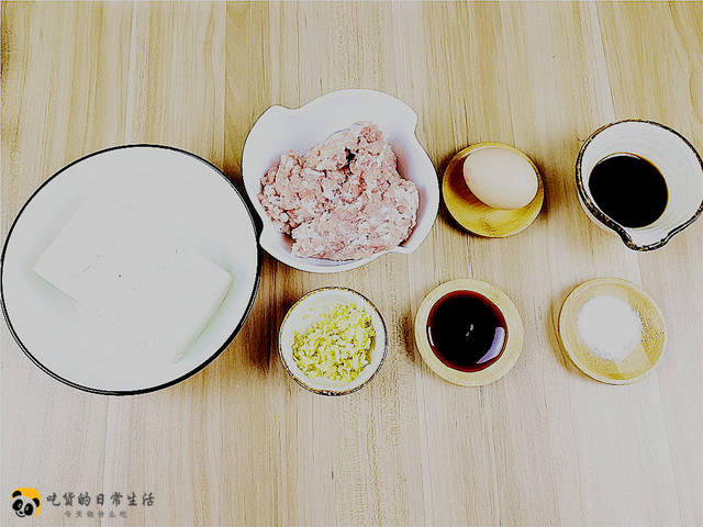 豆腐丸子這樣做才好吃，外酥里嫩越嚼越香，比紅燒獅子頭還好吃